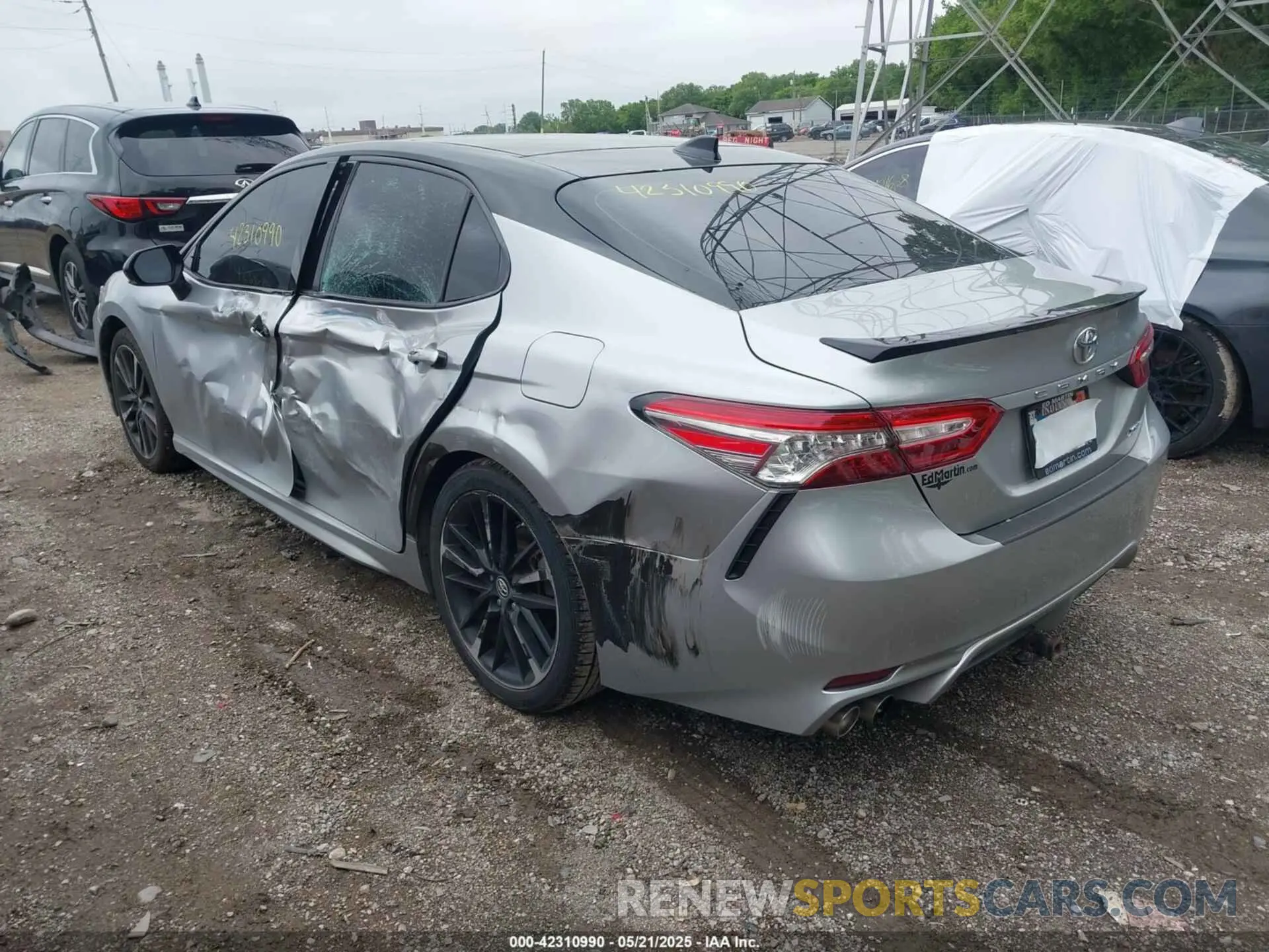 3 Photograph of a damaged car 4T1B61HK7KU276993 TOYOTA CAMRY 2019