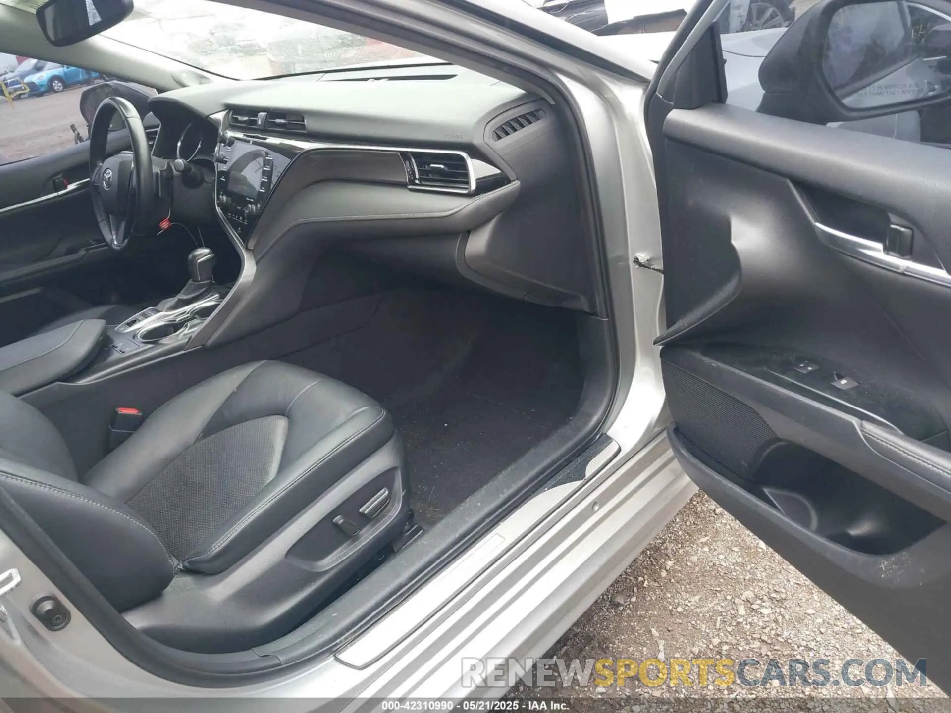 5 Photograph of a damaged car 4T1B61HK7KU276993 TOYOTA CAMRY 2019