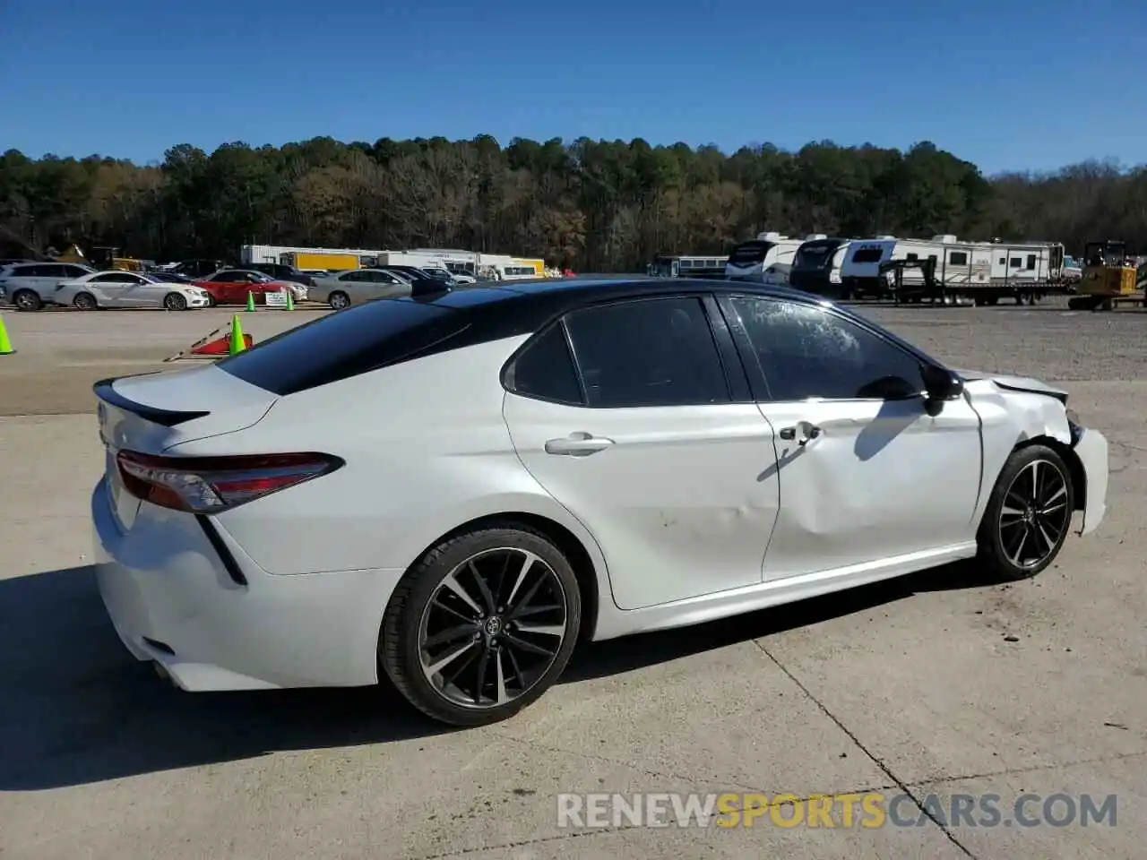 3 Photograph of a damaged car 4T1B61HK7KU286794 TOYOTA CAMRY 2019