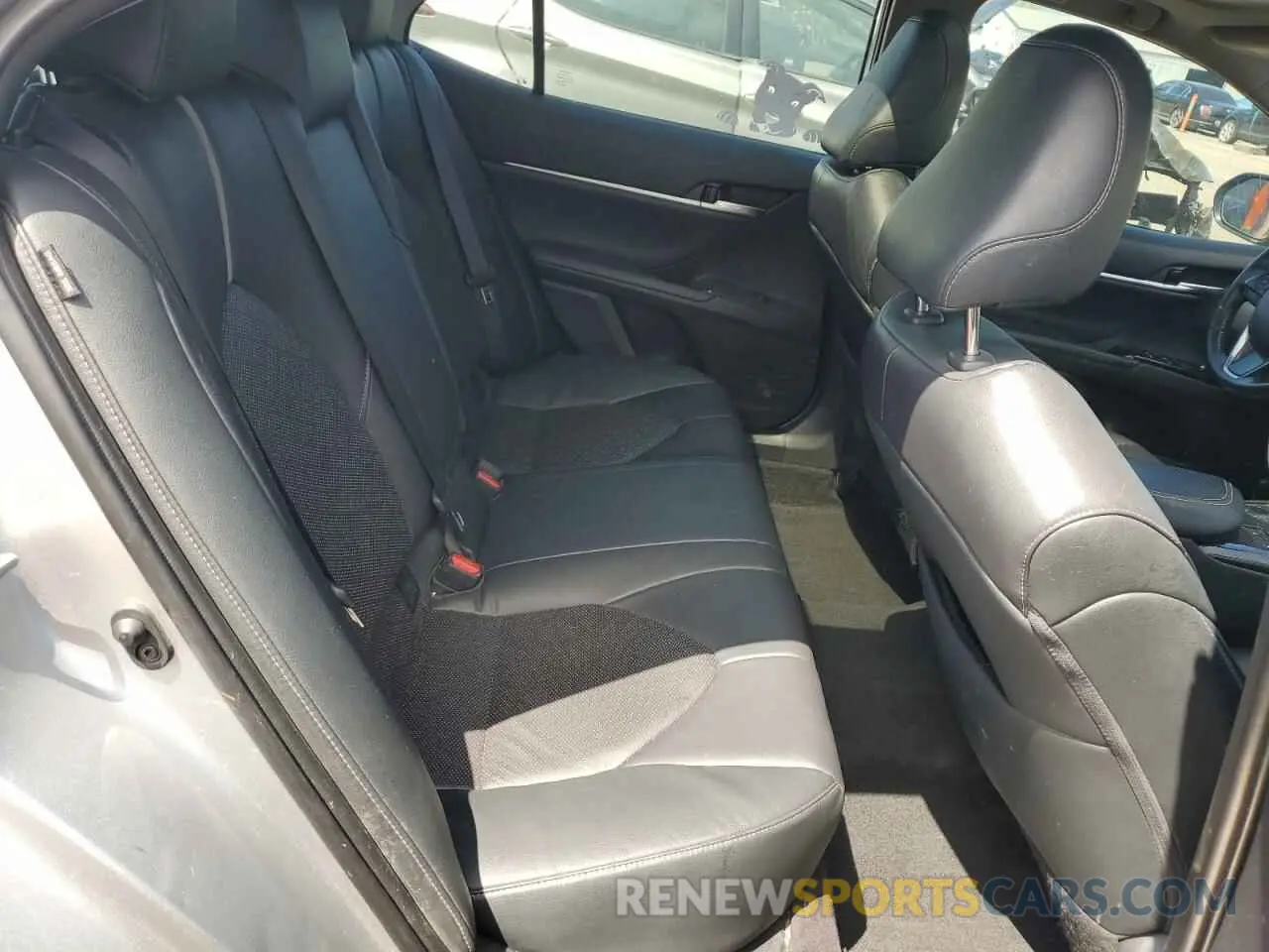 10 Photograph of a damaged car 4T1B61HK7KU293647 TOYOTA CAMRY 2019