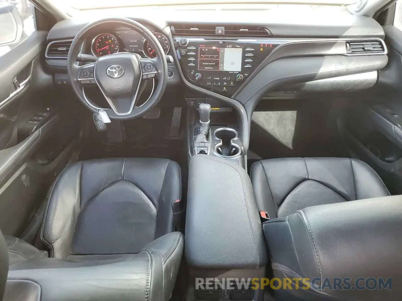 8 Photograph of a damaged car 4T1B61HK7KU694678 TOYOTA CAMRY 2019