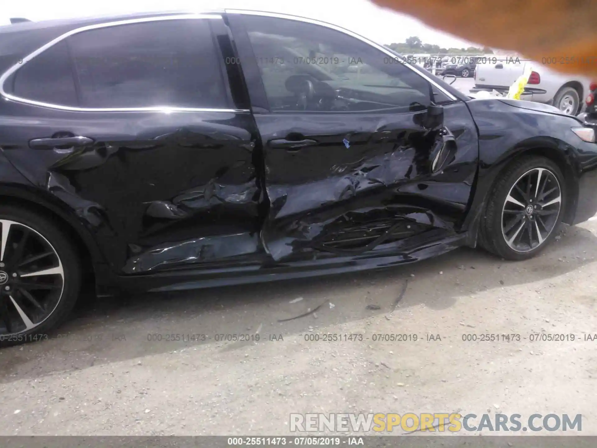 6 Photograph of a damaged car 4T1B61HK7KU696866 TOYOTA CAMRY 2019