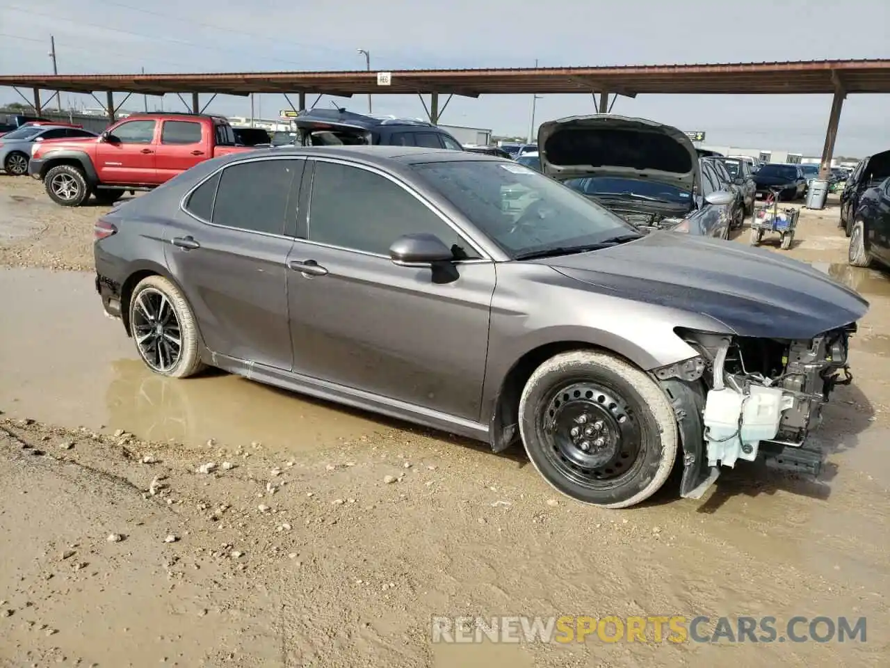 4 Photograph of a damaged car 4T1B61HK7KU716680 TOYOTA CAMRY 2019