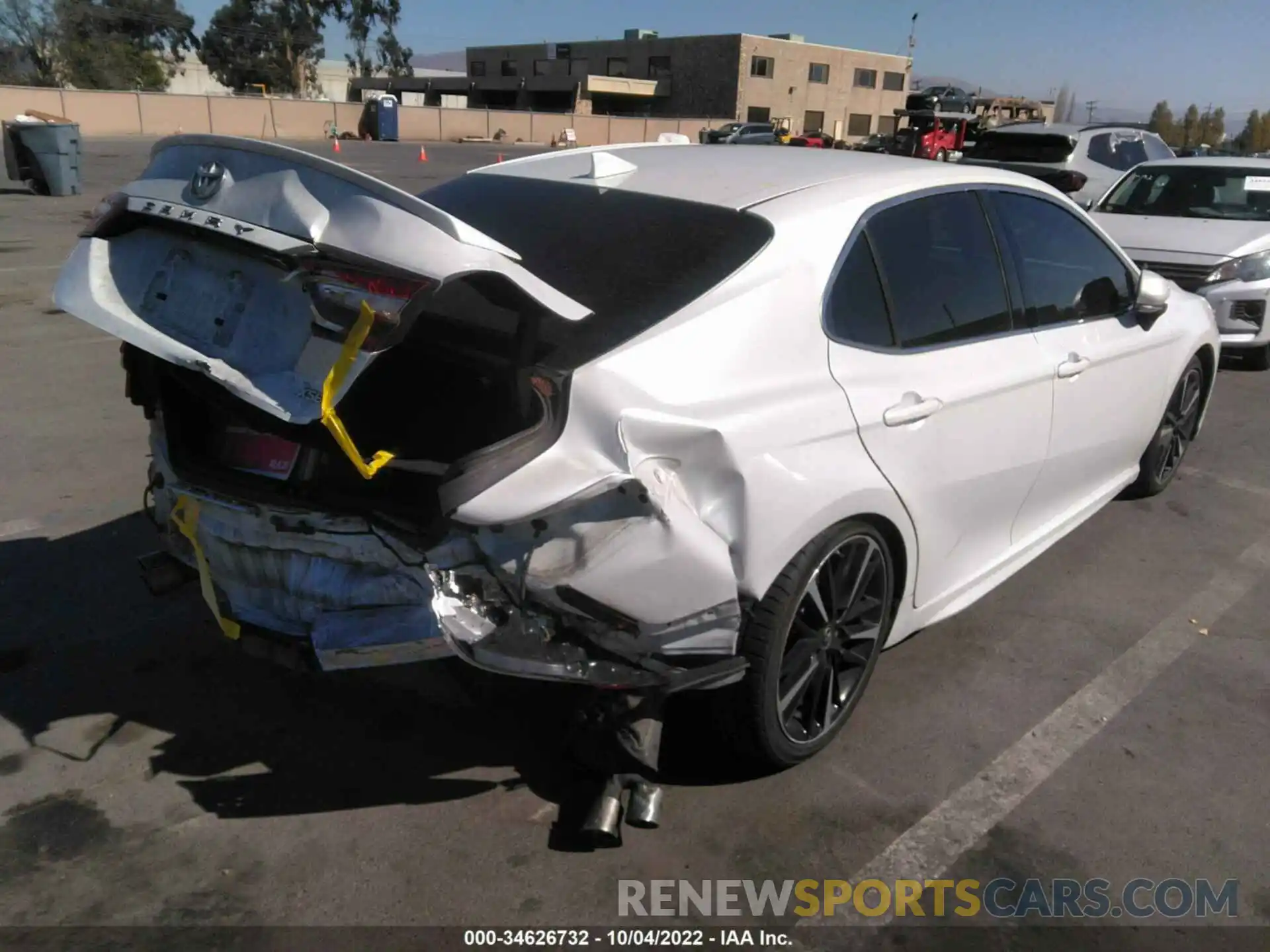 4 Photograph of a damaged car 4T1B61HK7KU717005 TOYOTA CAMRY 2019