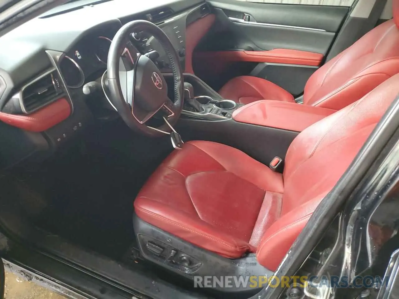 7 Photograph of a damaged car 4T1B61HK7KU751784 TOYOTA CAMRY 2019