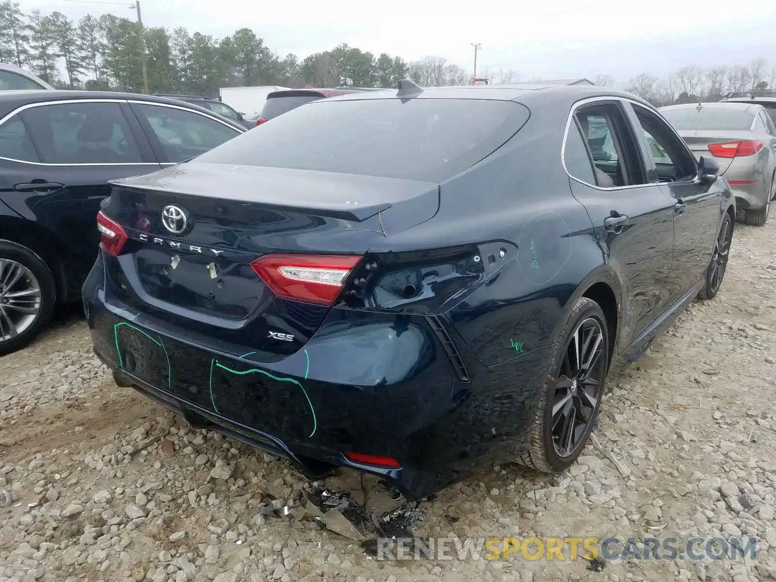 4 Photograph of a damaged car 4T1B61HK7KU752871 TOYOTA CAMRY 2019