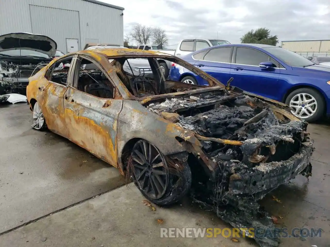 1 Photograph of a damaged car 4T1B61HK7KU768911 TOYOTA CAMRY 2019