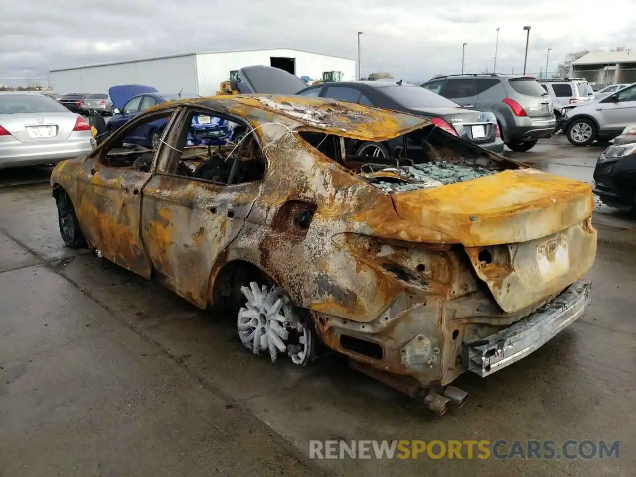 3 Photograph of a damaged car 4T1B61HK7KU768911 TOYOTA CAMRY 2019