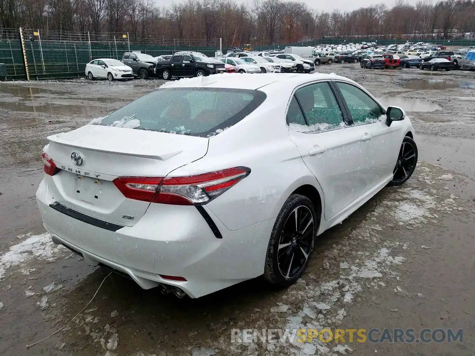 4 Photograph of a damaged car 4T1B61HK7KU800529 TOYOTA CAMRY 2019