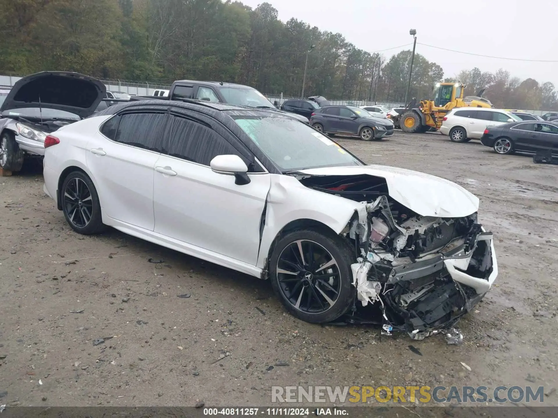 1 Photograph of a damaged car 4T1B61HK7KU824975 TOYOTA CAMRY 2019