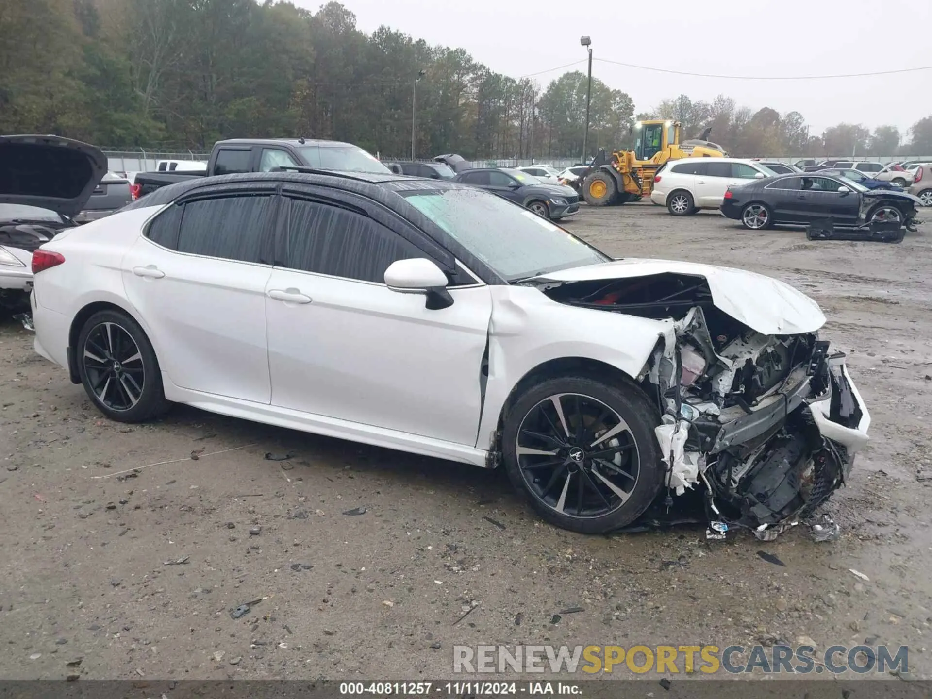 14 Photograph of a damaged car 4T1B61HK7KU824975 TOYOTA CAMRY 2019