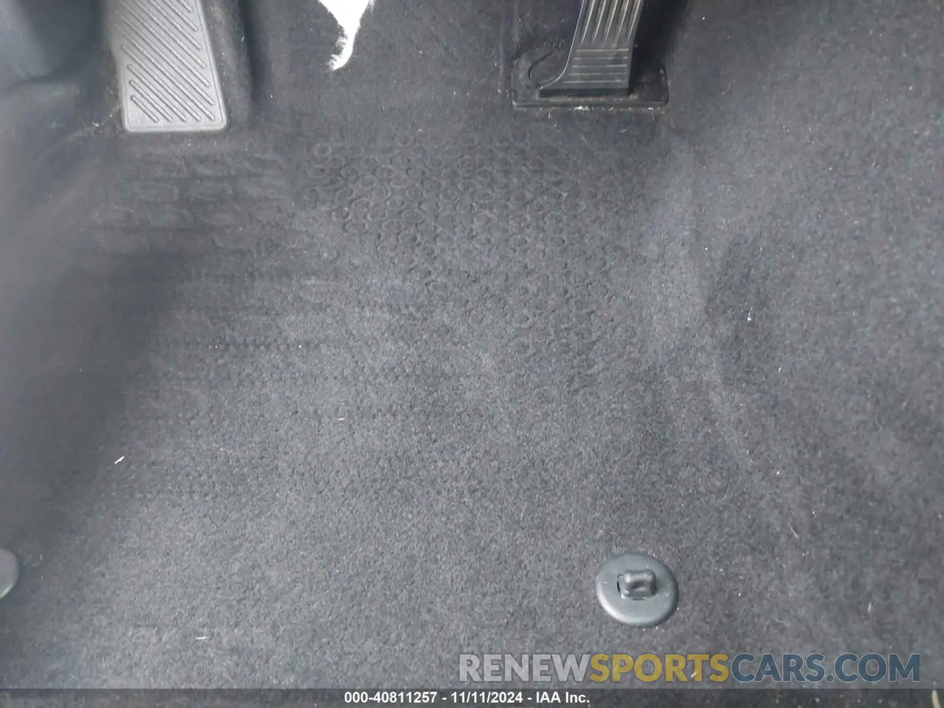 18 Photograph of a damaged car 4T1B61HK7KU824975 TOYOTA CAMRY 2019