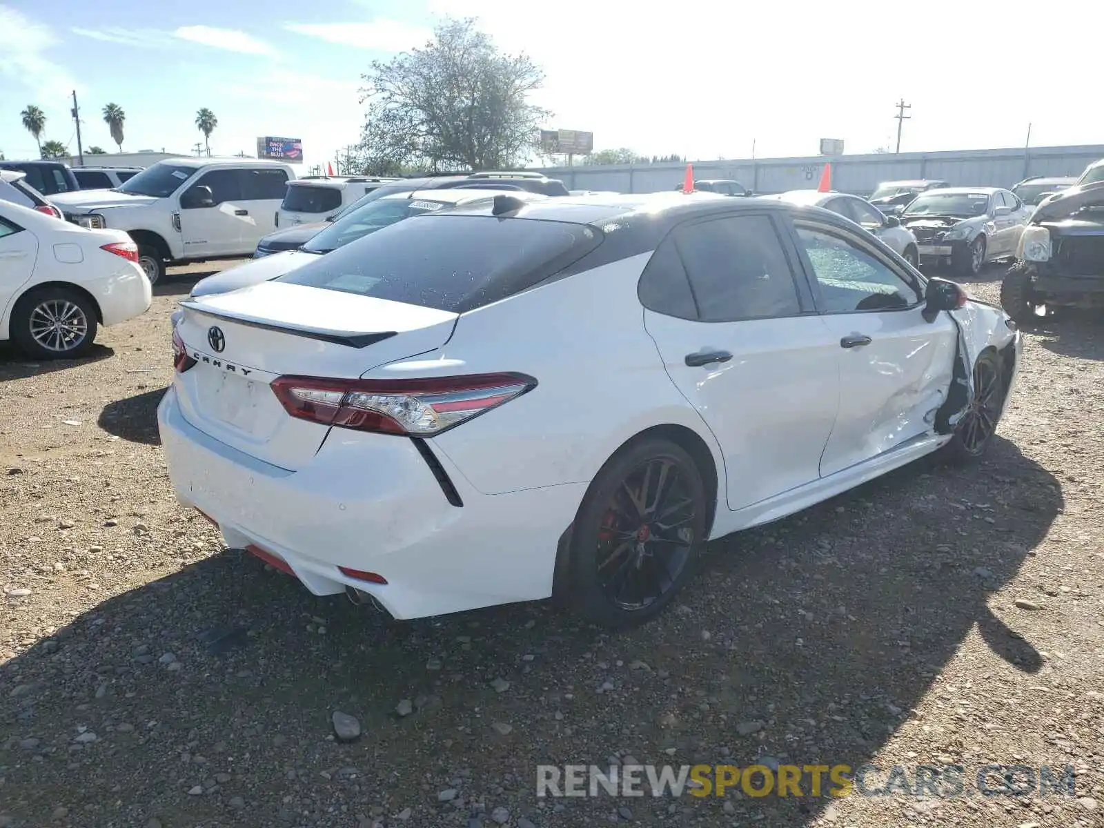 4 Photograph of a damaged car 4T1B61HK8KU161061 TOYOTA CAMRY 2019