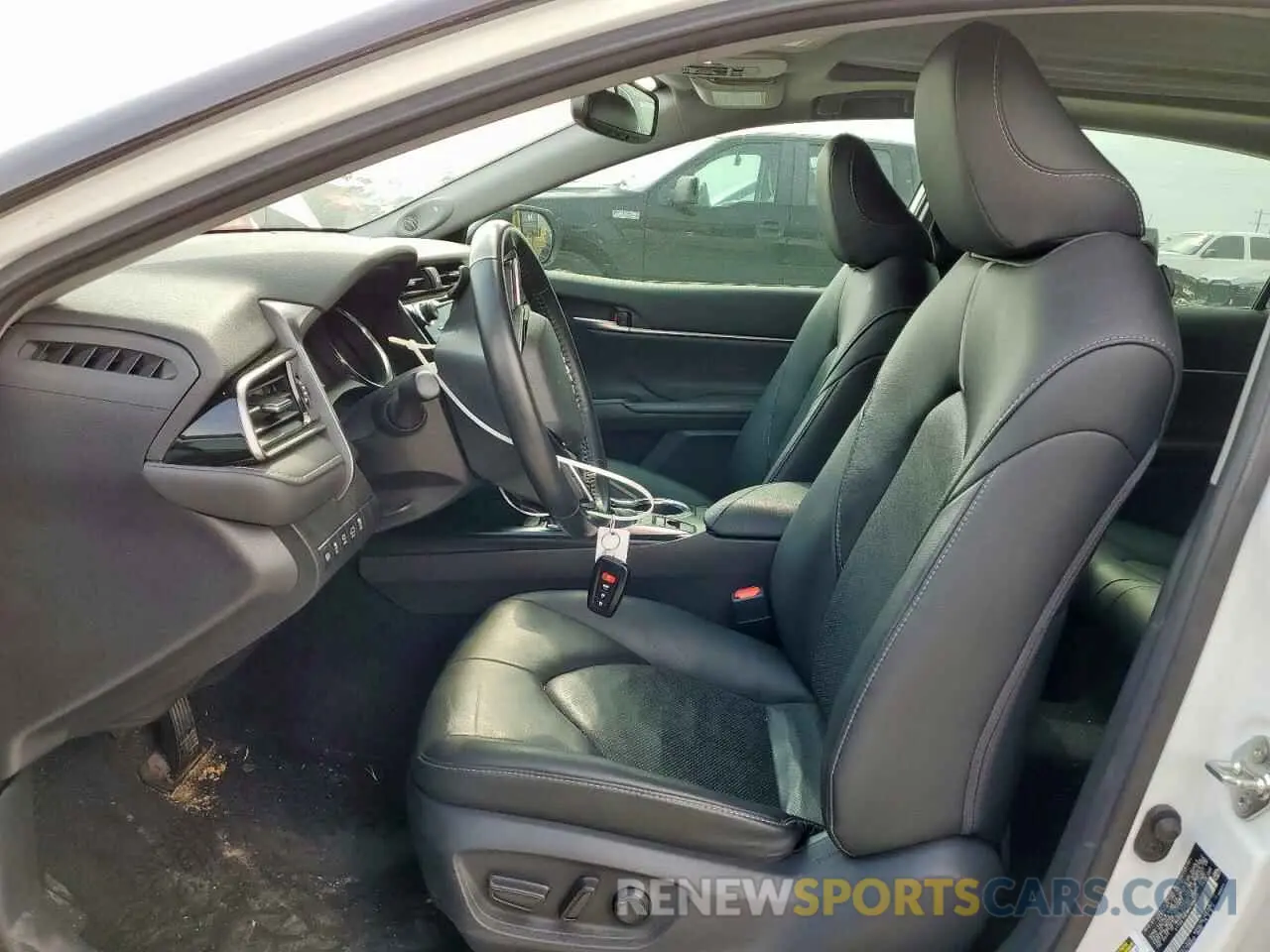 7 Photograph of a damaged car 4T1B61HK8KU168236 TOYOTA CAMRY 2019
