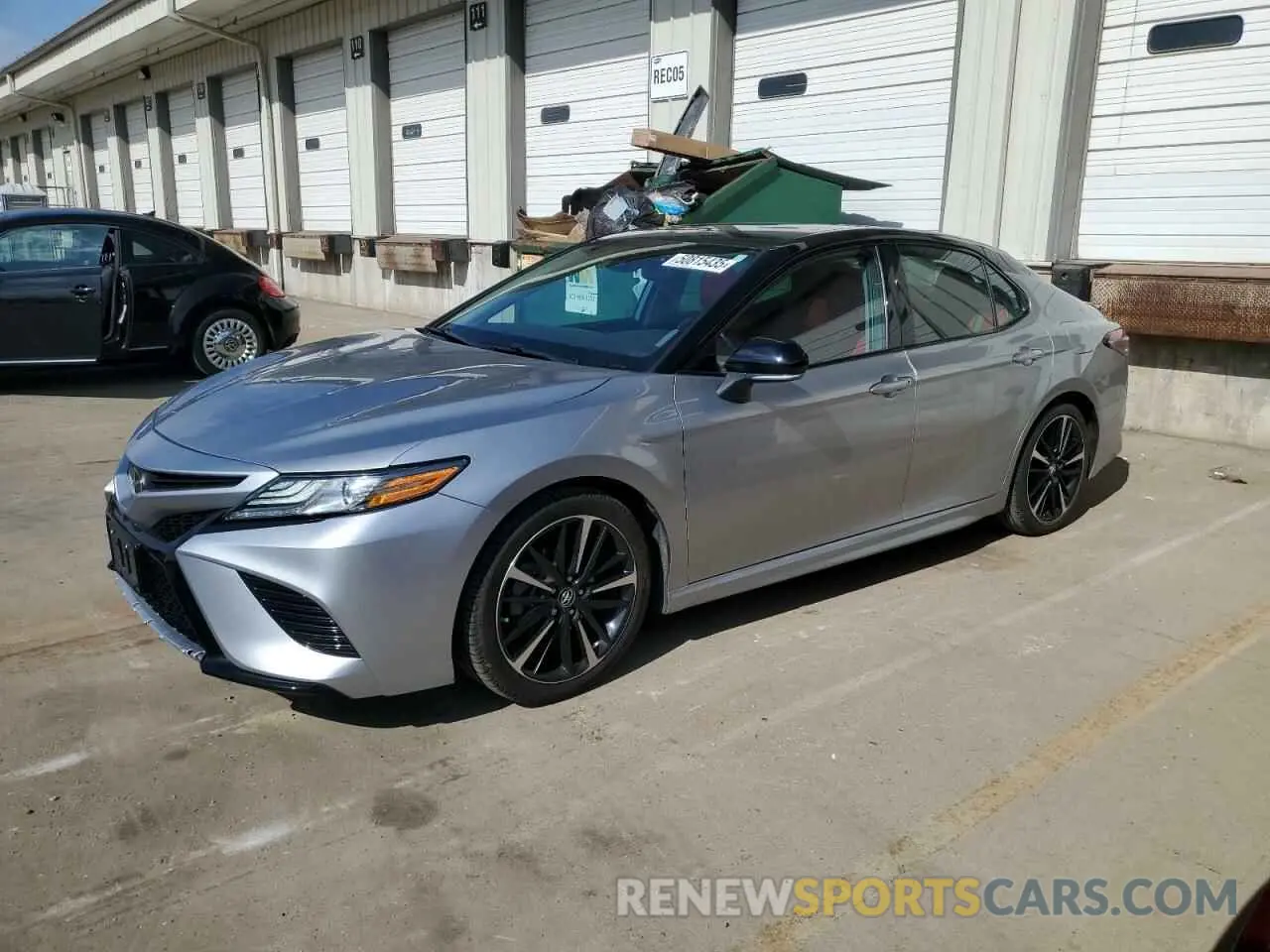 1 Photograph of a damaged car 4T1B61HK8KU232517 TOYOTA CAMRY 2019