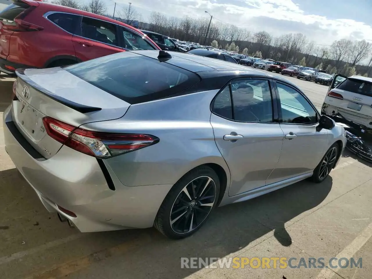 3 Photograph of a damaged car 4T1B61HK8KU232517 TOYOTA CAMRY 2019