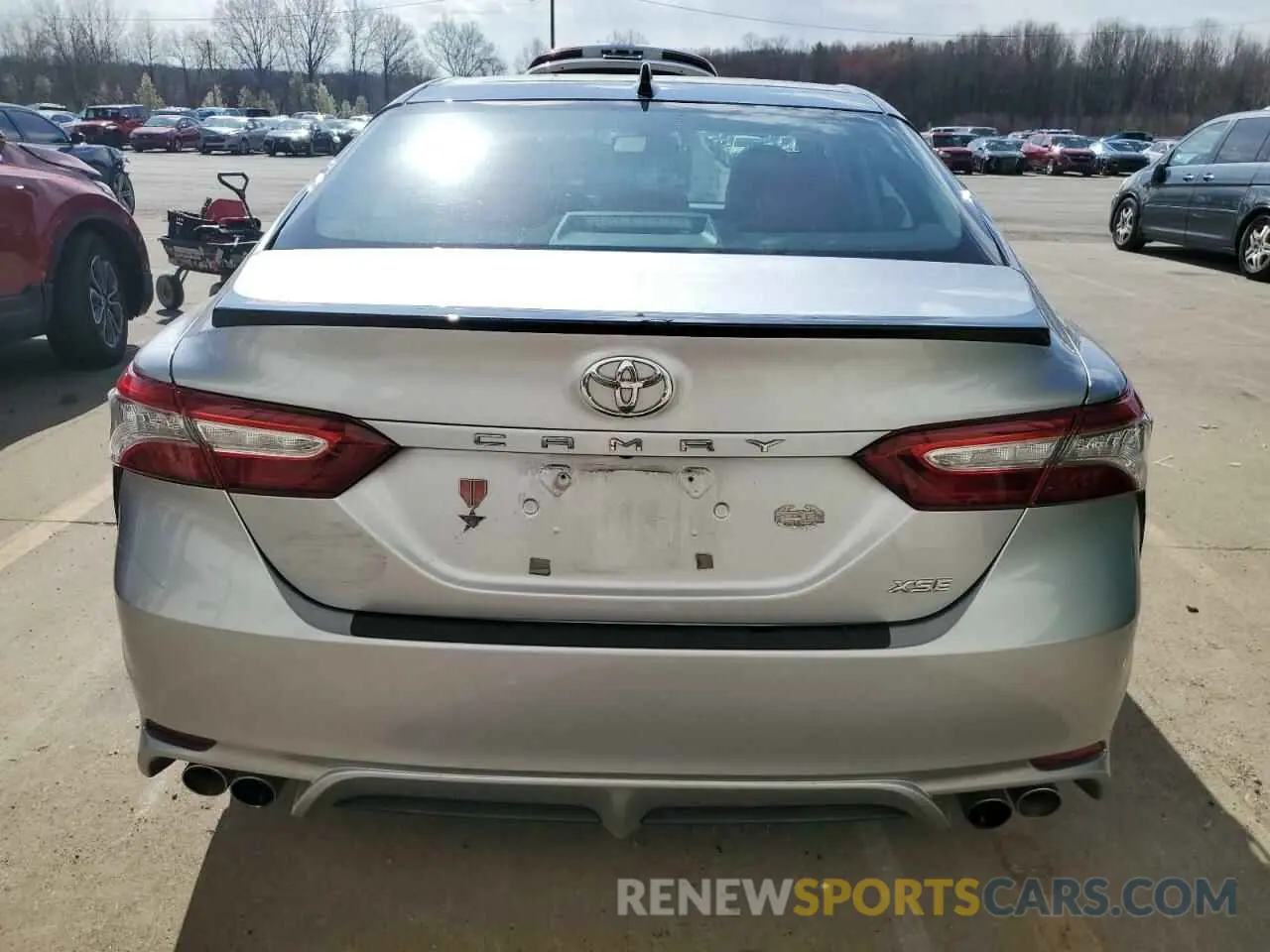 6 Photograph of a damaged car 4T1B61HK8KU232517 TOYOTA CAMRY 2019