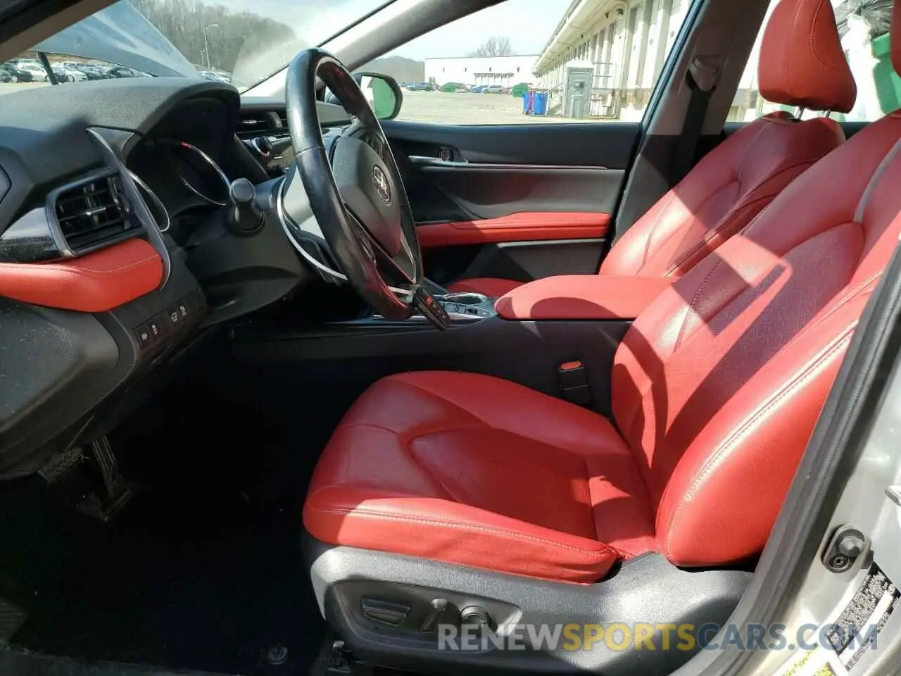 7 Photograph of a damaged car 4T1B61HK8KU232517 TOYOTA CAMRY 2019