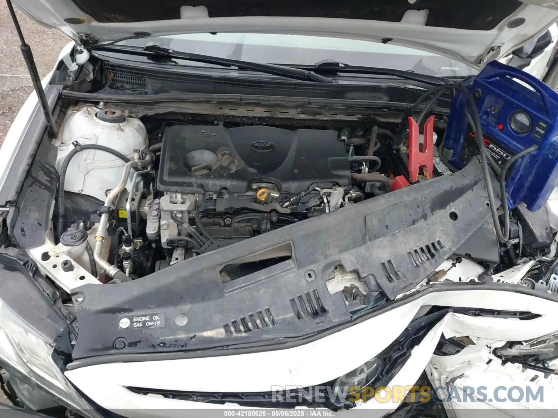 10 Photograph of a damaged car 4T1B61HK8KU240262 TOYOTA CAMRY 2019