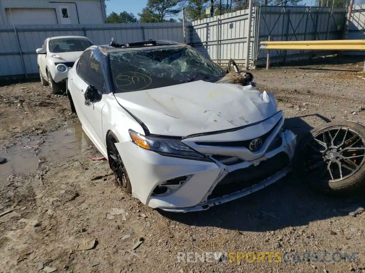 1 Photograph of a damaged car 4T1B61HK8KU261001 TOYOTA CAMRY 2019