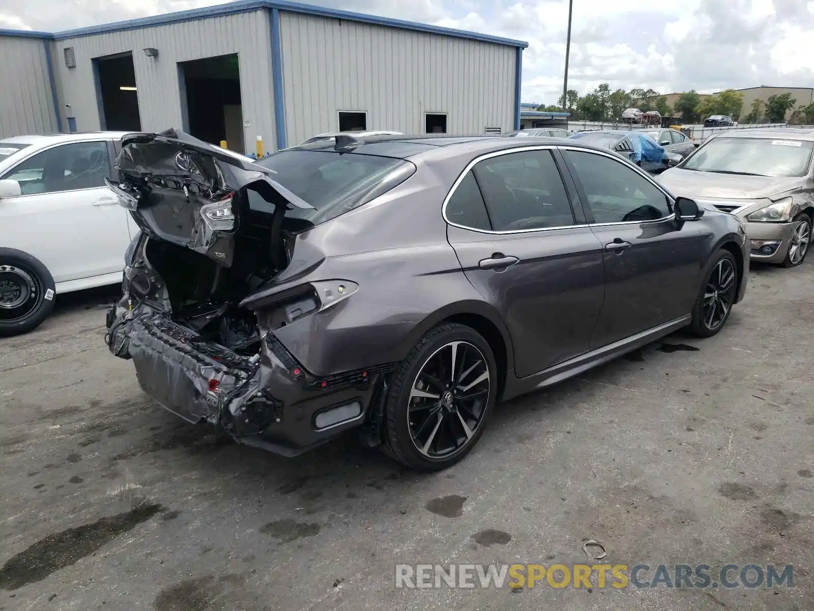 4 Photograph of a damaged car 4T1B61HK8KU281099 TOYOTA CAMRY 2019