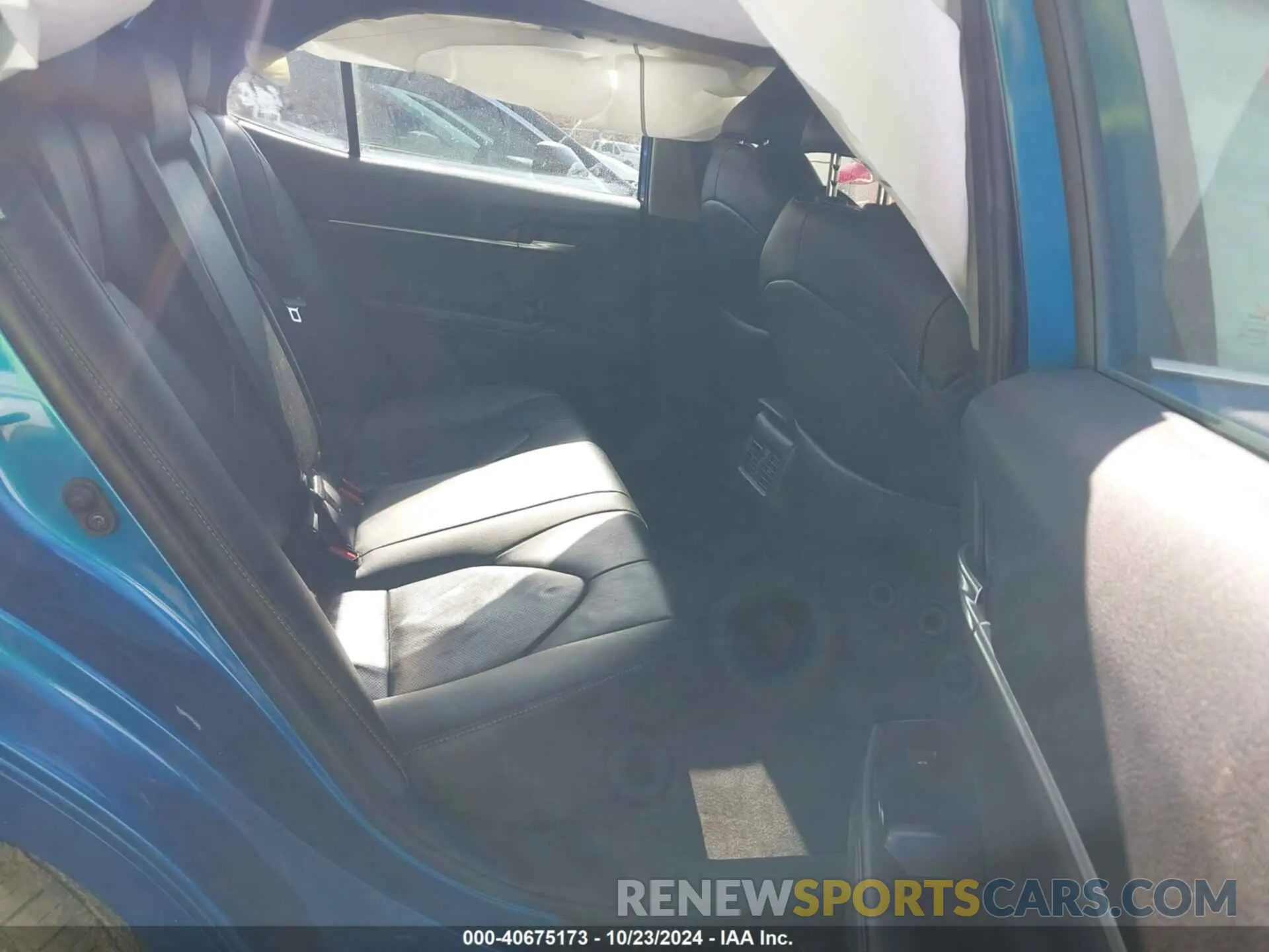 8 Photograph of a damaged car 4T1B61HK8KU286089 TOYOTA CAMRY 2019
