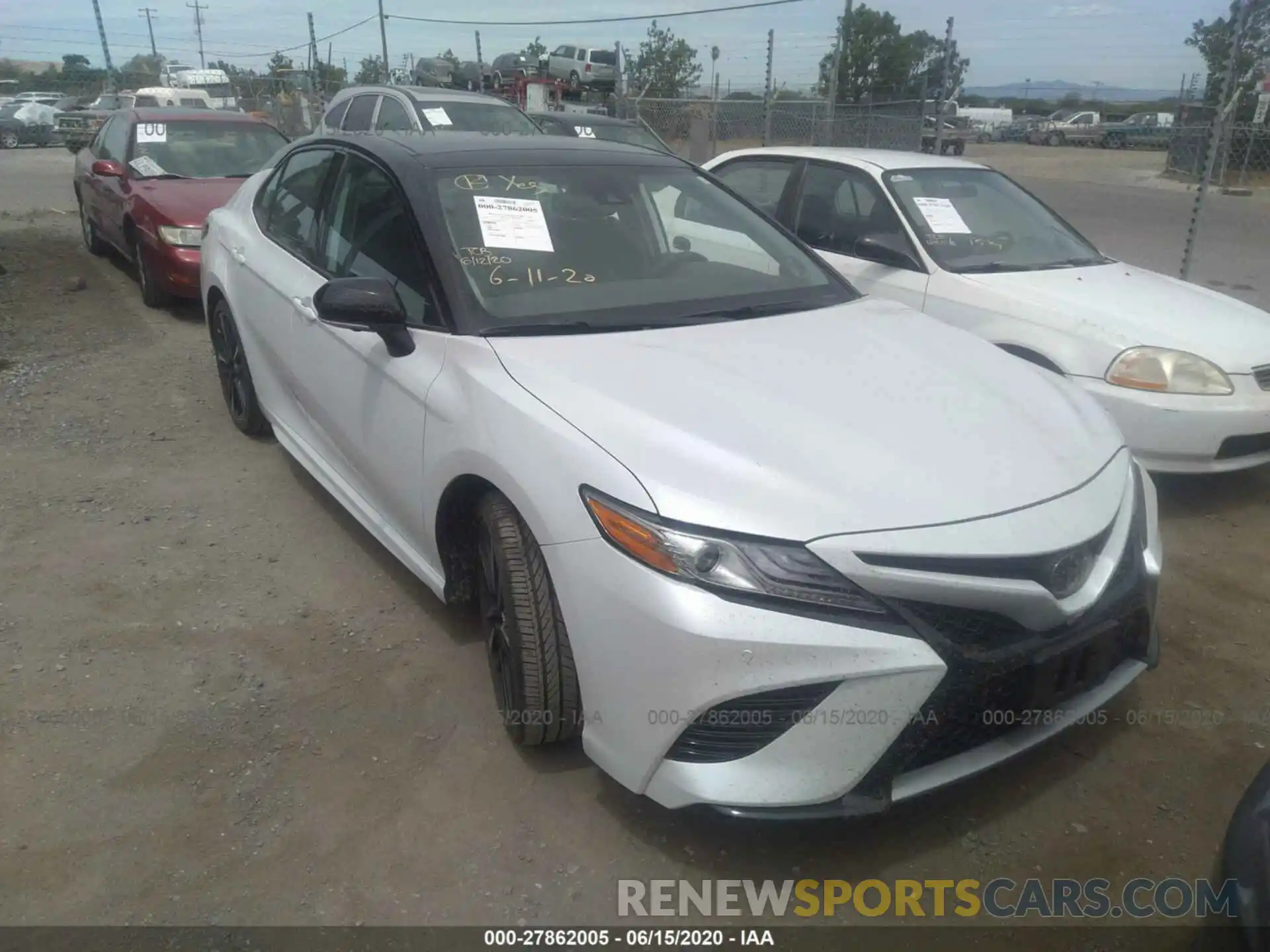 1 Photograph of a damaged car 4T1B61HK8KU291857 TOYOTA CAMRY 2019