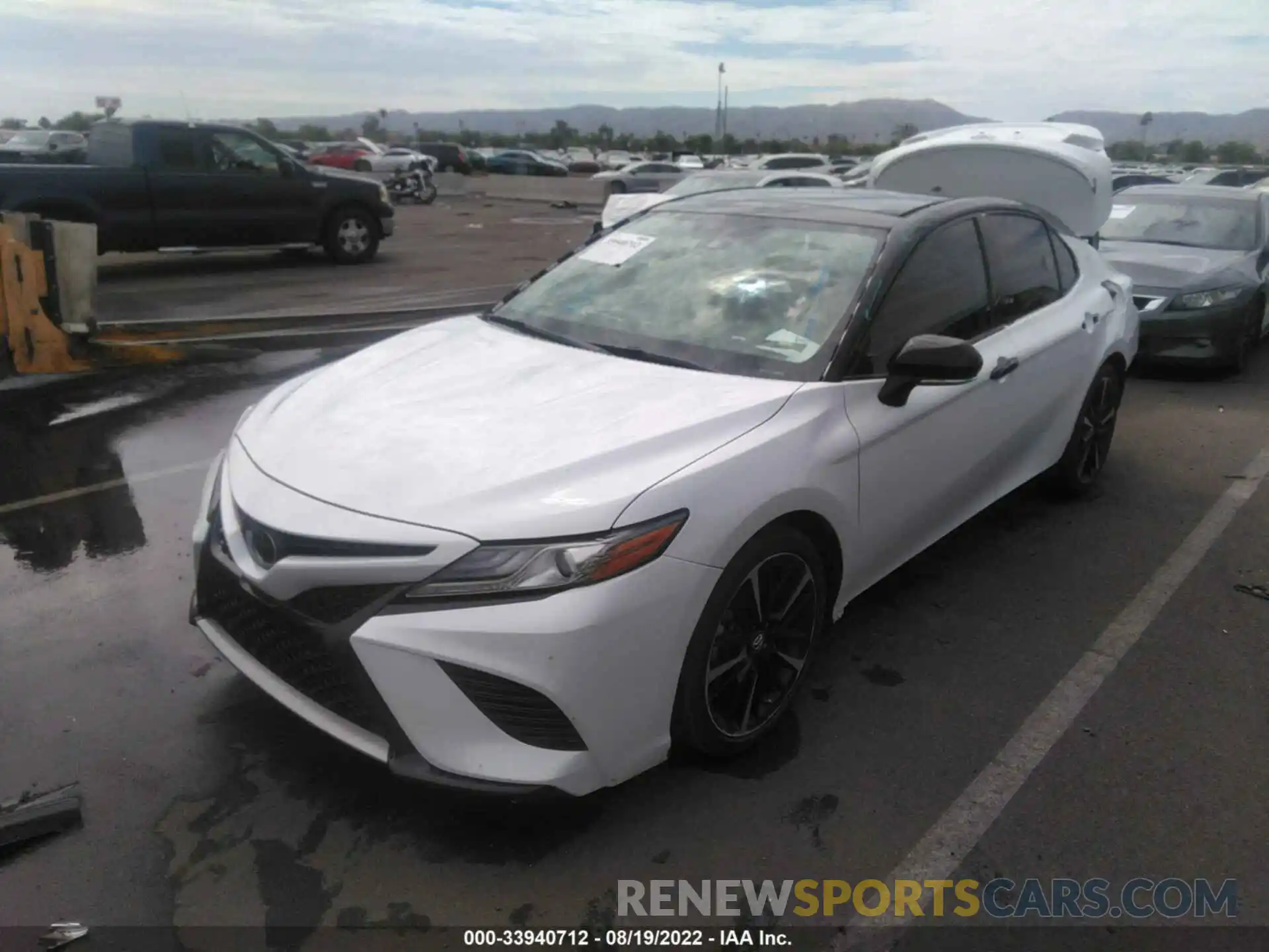 2 Photograph of a damaged car 4T1B61HK8KU295116 TOYOTA CAMRY 2019