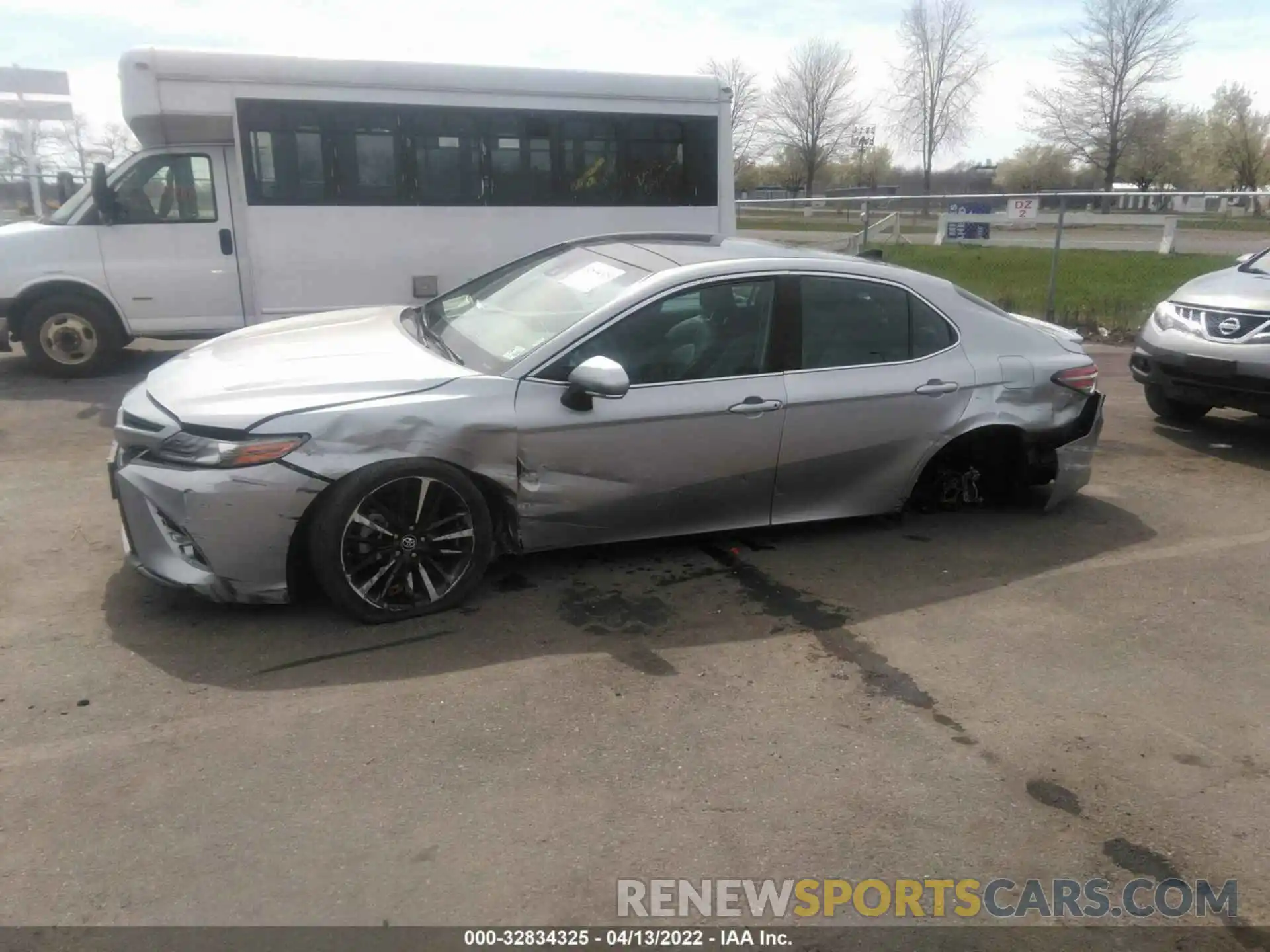 6 Photograph of a damaged car 4T1B61HK8KU698349 TOYOTA CAMRY 2019