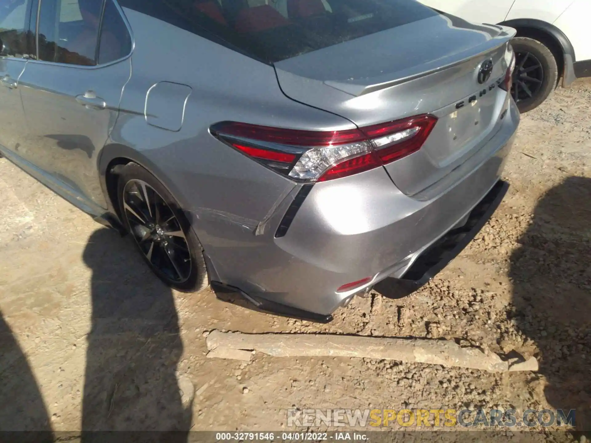 6 Photograph of a damaged car 4T1B61HK8KU699940 TOYOTA CAMRY 2019