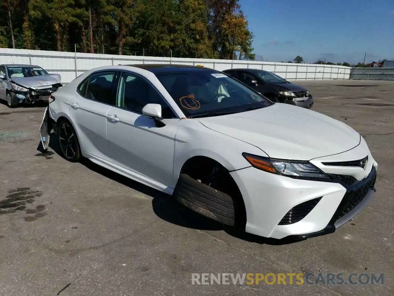 1 Photograph of a damaged car 4T1B61HK8KU720916 TOYOTA CAMRY 2019