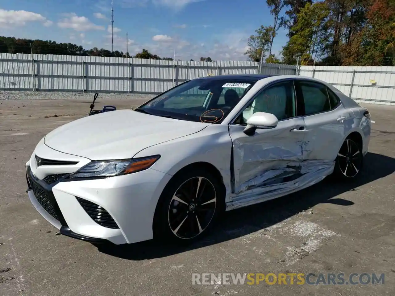 2 Photograph of a damaged car 4T1B61HK8KU720916 TOYOTA CAMRY 2019