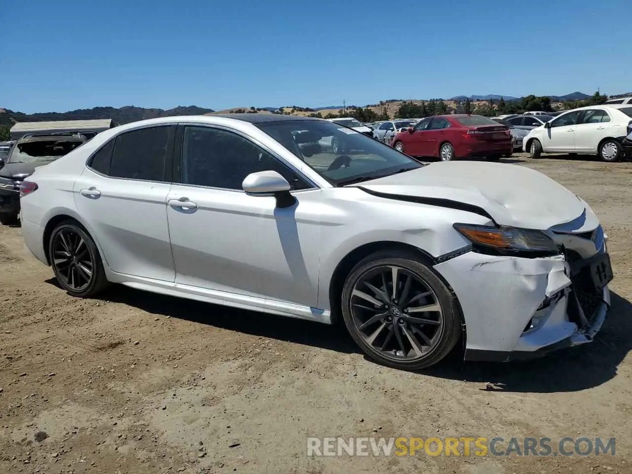 4 Photograph of a damaged car 4T1B61HK8KU739904 TOYOTA CAMRY 2019