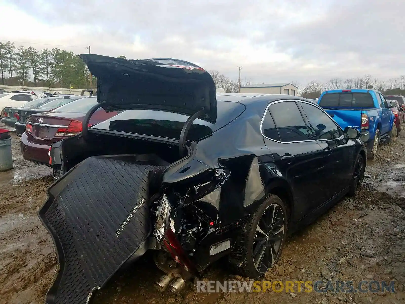 4 Photograph of a damaged car 4T1B61HK8KU769730 TOYOTA CAMRY 2019