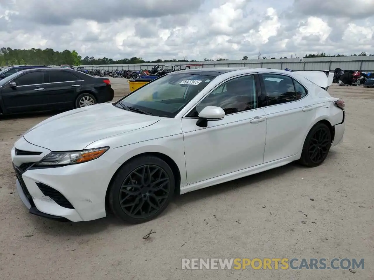 1 Photograph of a damaged car 4T1B61HK8KU779805 TOYOTA CAMRY 2019