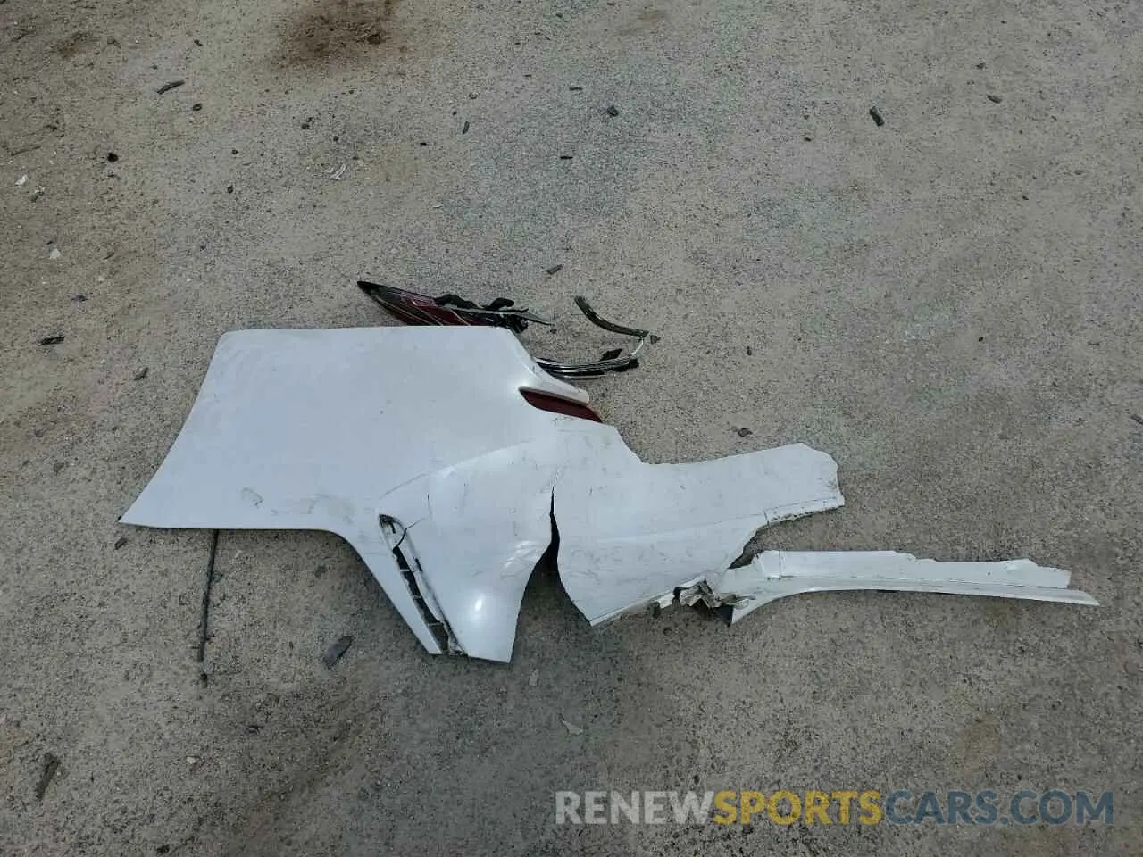 12 Photograph of a damaged car 4T1B61HK8KU779805 TOYOTA CAMRY 2019