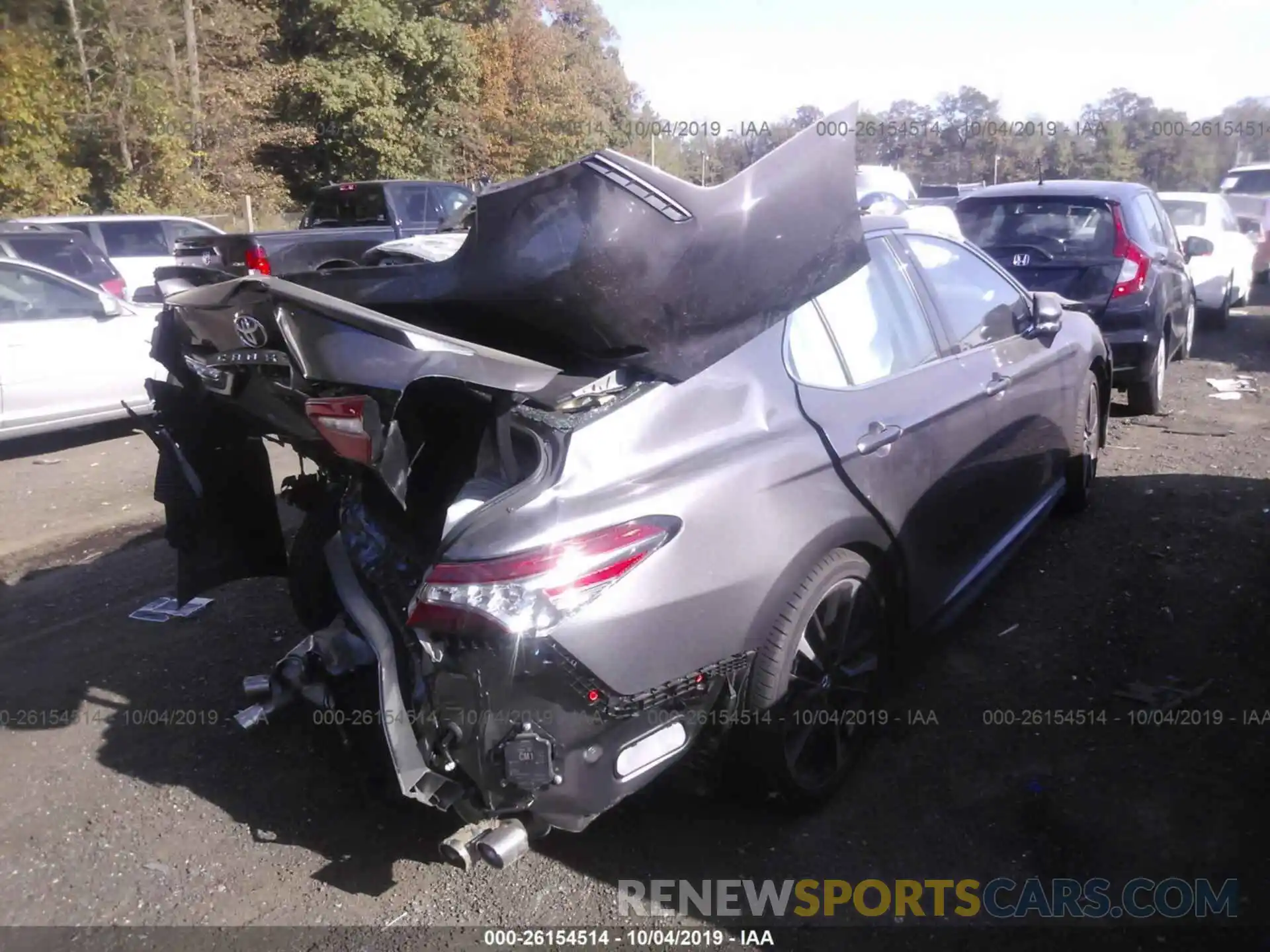 4 Photograph of a damaged car 4T1B61HK8KU794823 TOYOTA CAMRY 2019