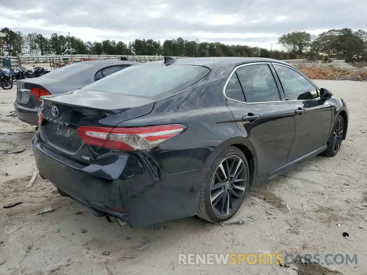 4 Photograph of a damaged car 4T1B61HK8KU831224 TOYOTA CAMRY 2019