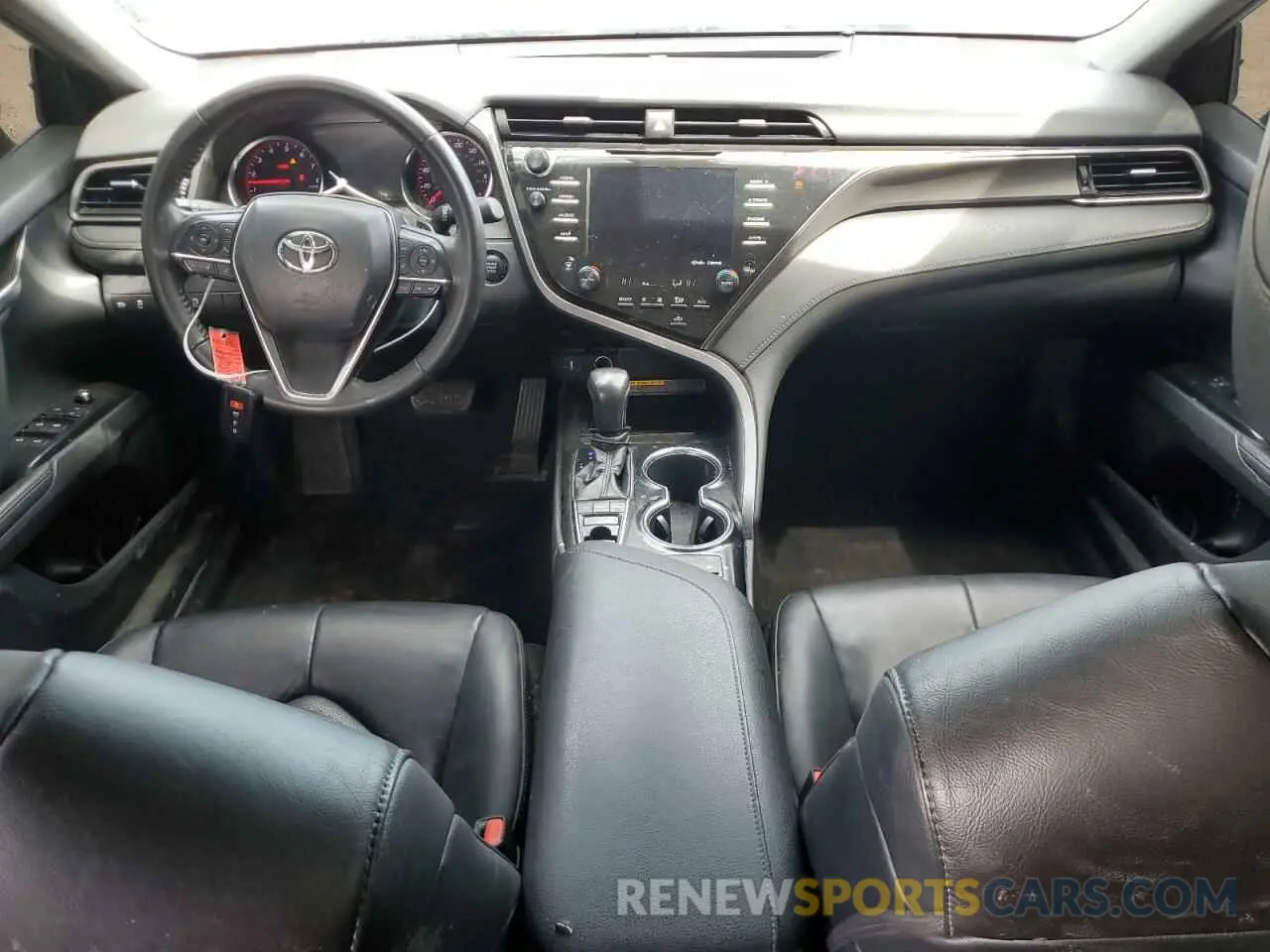8 Photograph of a damaged car 4T1B61HK8KU834639 TOYOTA CAMRY 2019