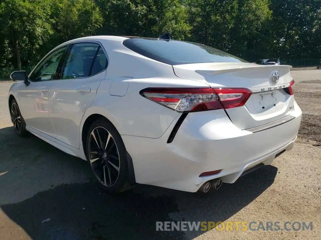 3 Photograph of a damaged car 4T1B61HK8KU834656 TOYOTA CAMRY 2019