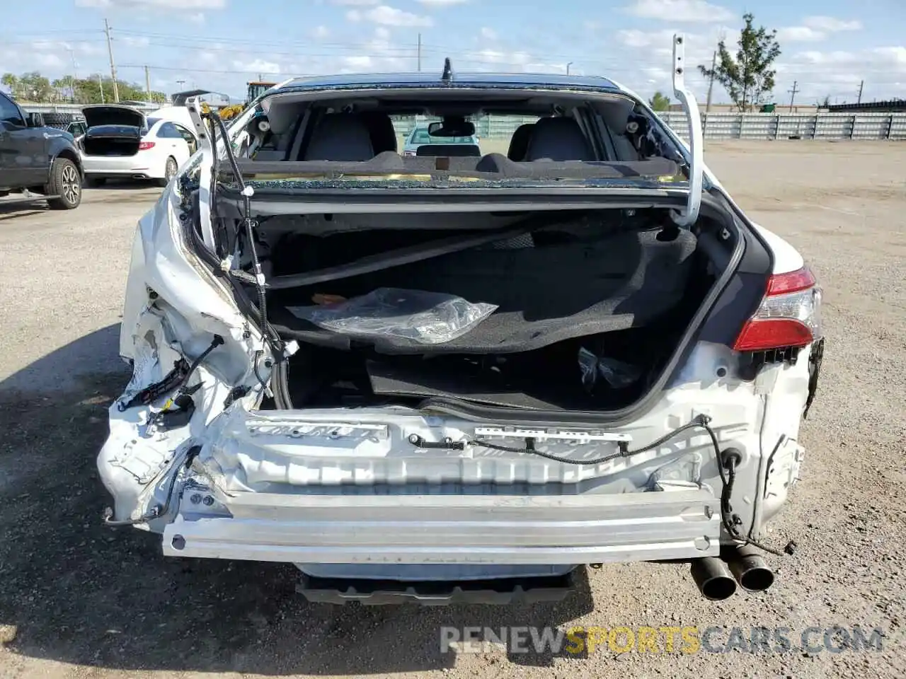 6 Photograph of a damaged car 4T1B61HK8KU843857 TOYOTA CAMRY 2019