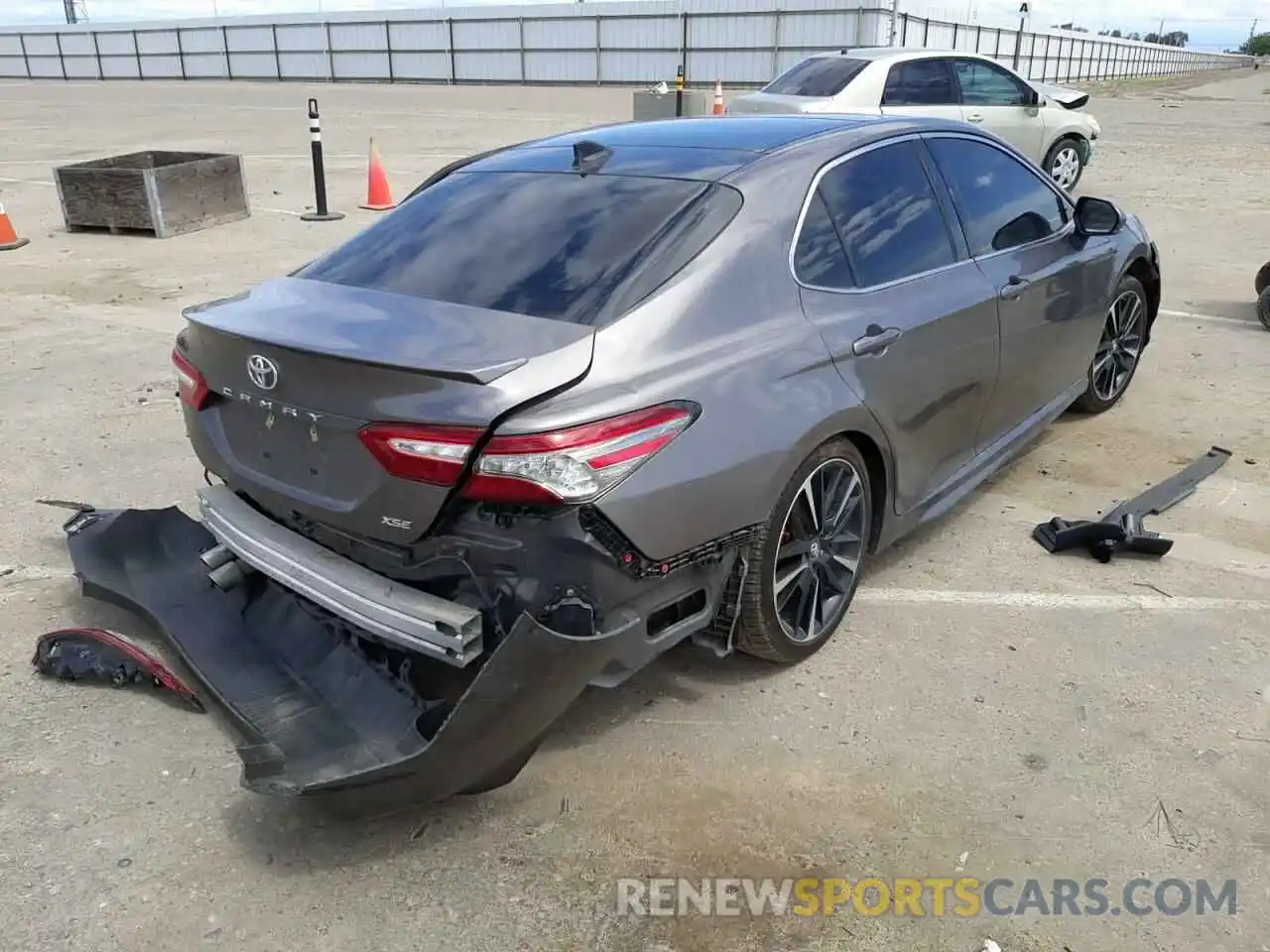 4 Photograph of a damaged car 4T1B61HK8KU844653 TOYOTA CAMRY 2019