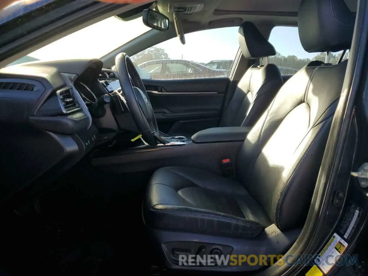 7 Photograph of a damaged car 4T1B61HK8KU845057 TOYOTA CAMRY 2019