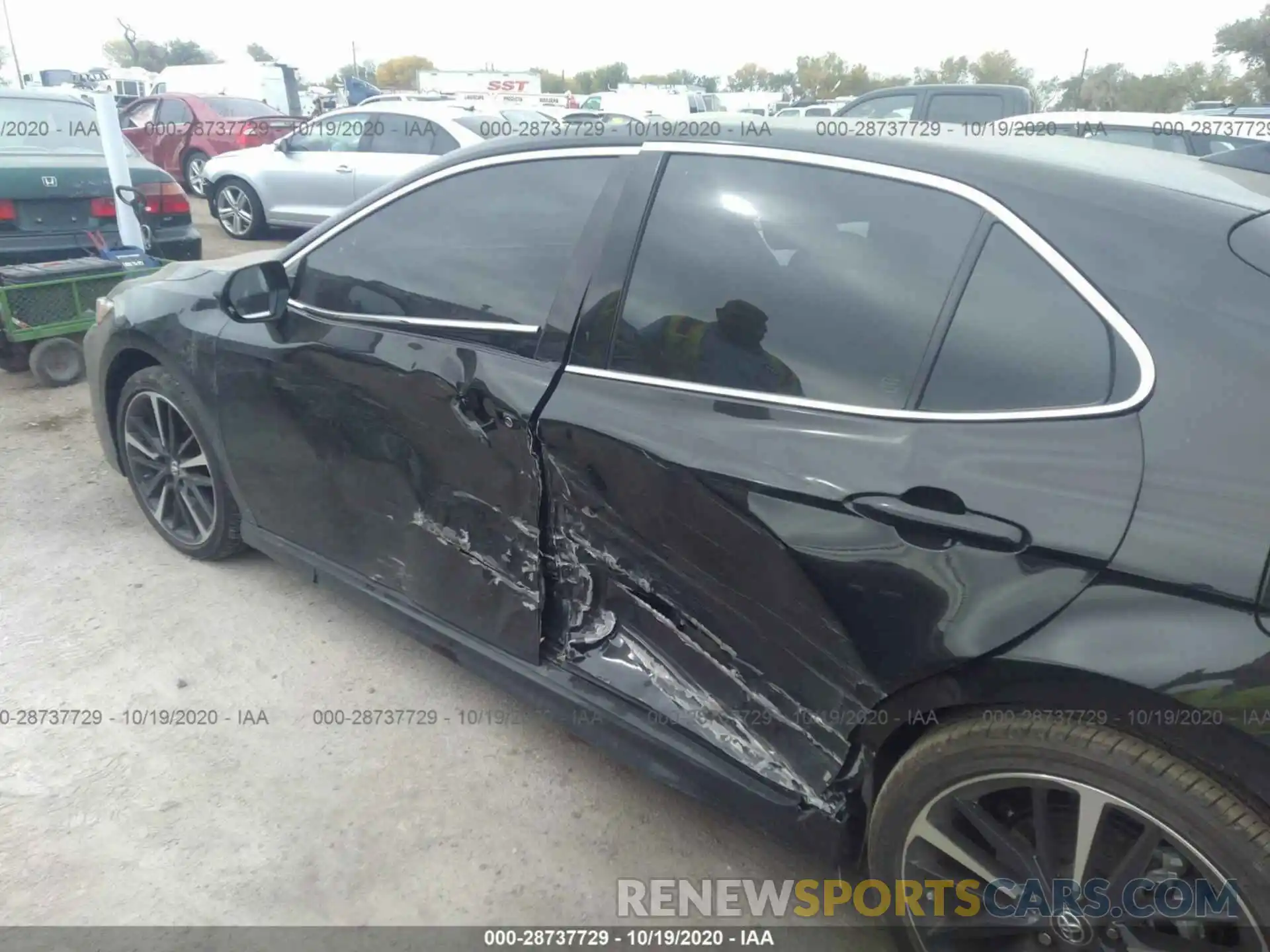 6 Photograph of a damaged car 4T1B61HK8KU853546 TOYOTA CAMRY 2019