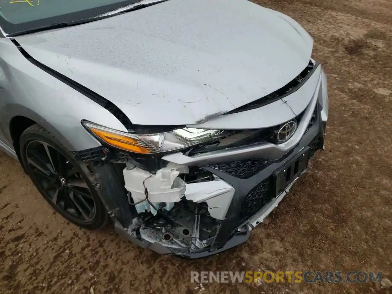 9 Photograph of a damaged car 4T1B61HK9KU176636 TOYOTA CAMRY 2019