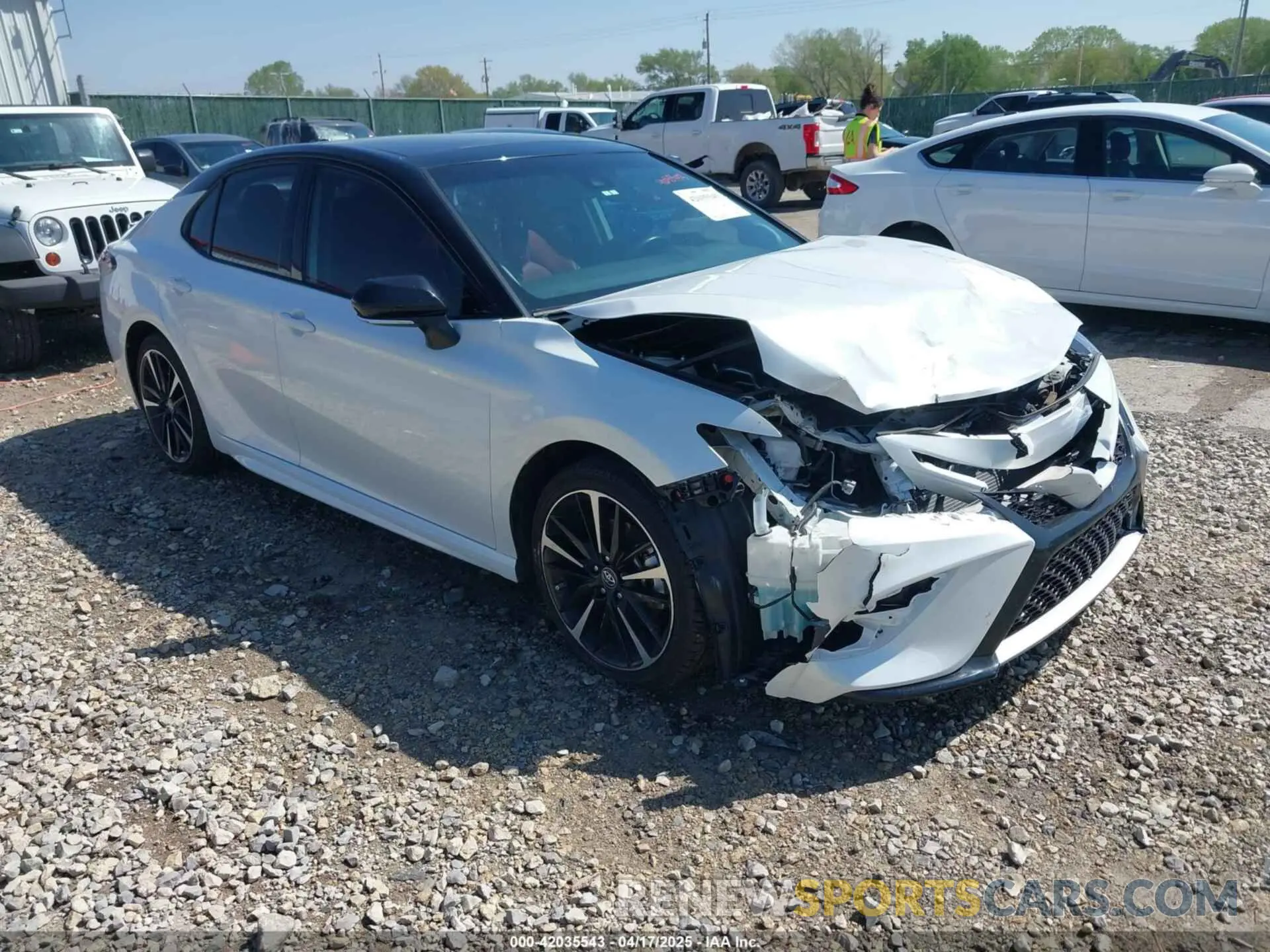 1 Photograph of a damaged car 4T1B61HK9KU181206 TOYOTA CAMRY 2019