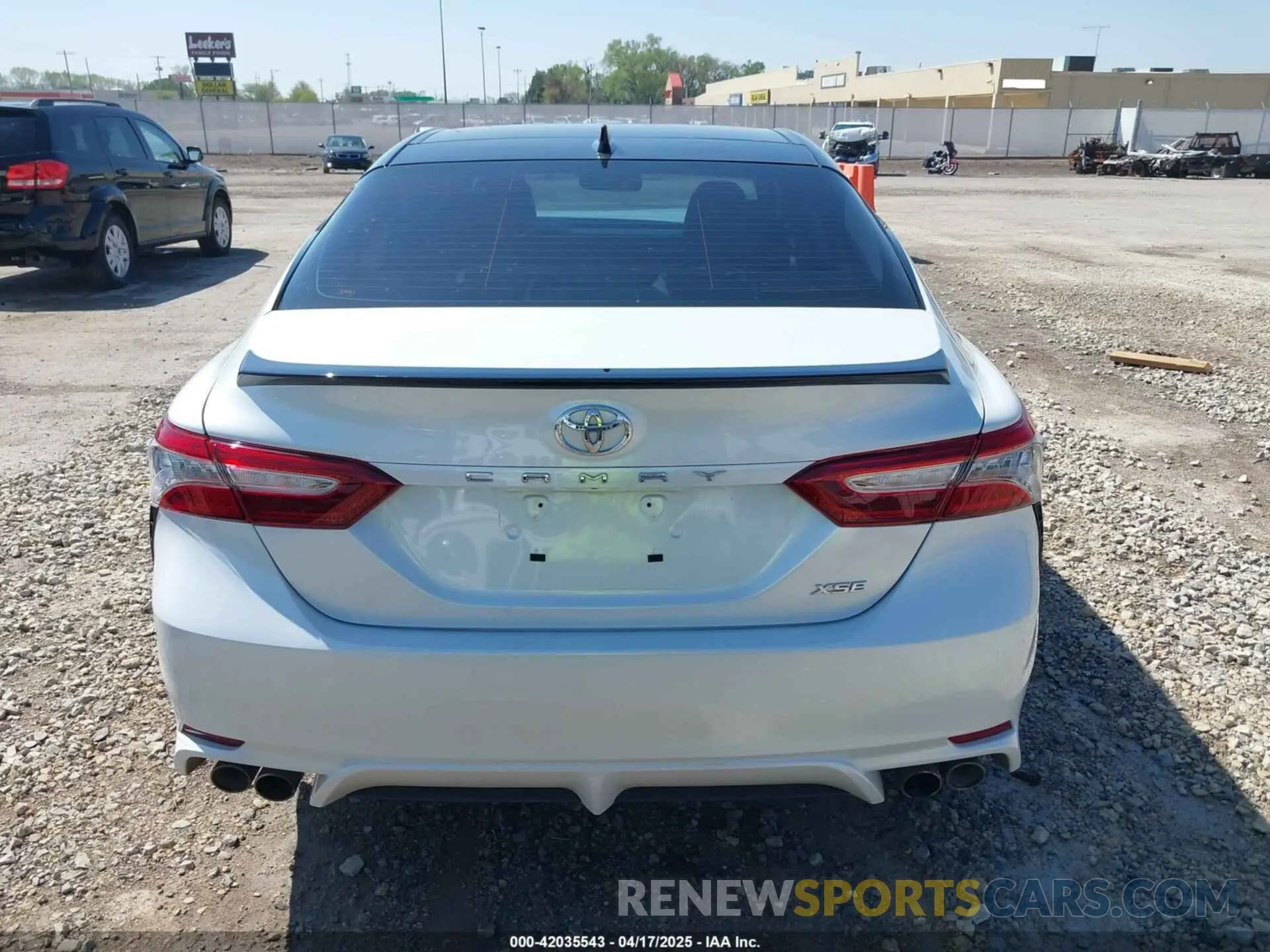 16 Photograph of a damaged car 4T1B61HK9KU181206 TOYOTA CAMRY 2019