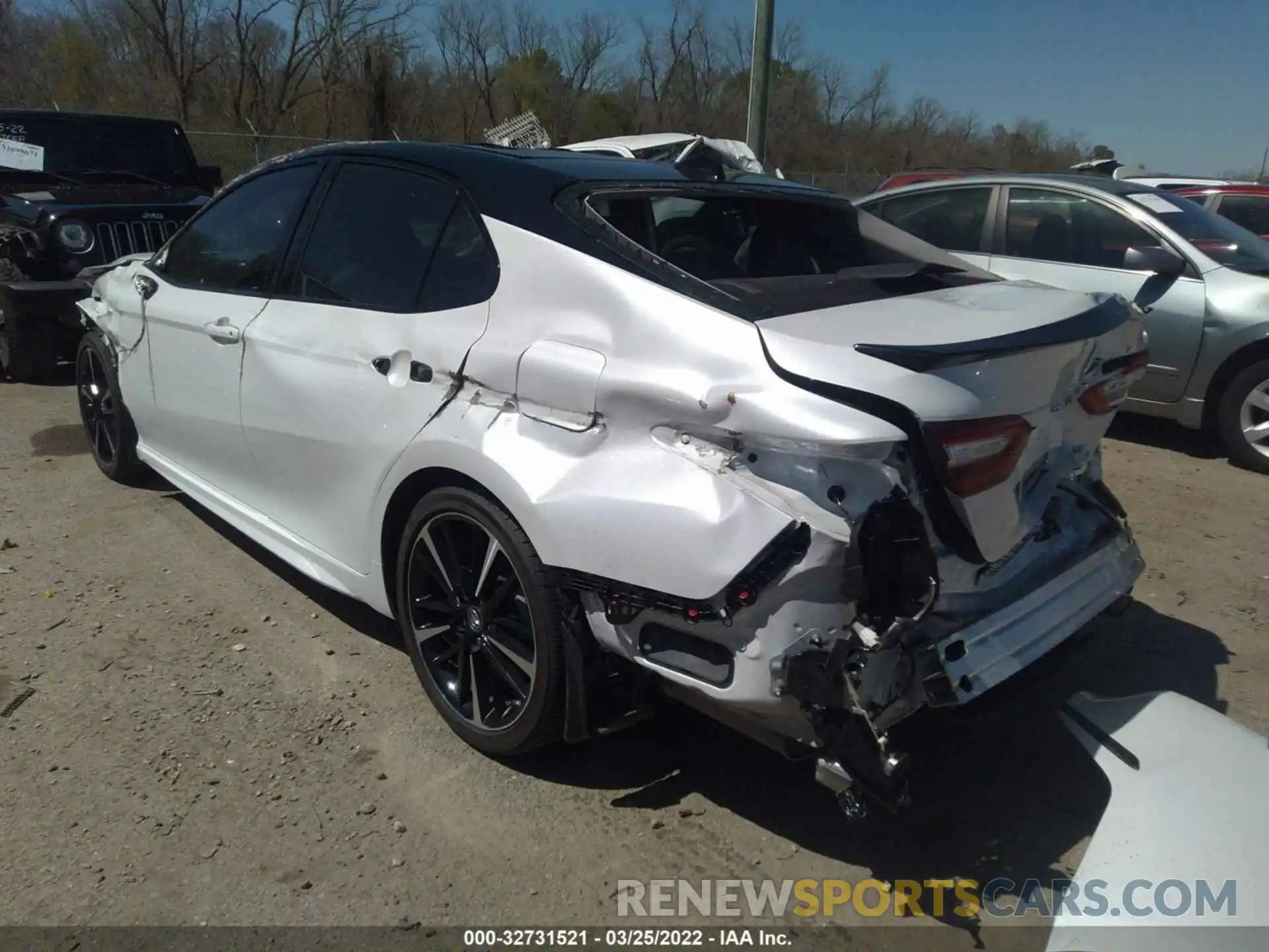 3 Photograph of a damaged car 4T1B61HK9KU194473 TOYOTA CAMRY 2019