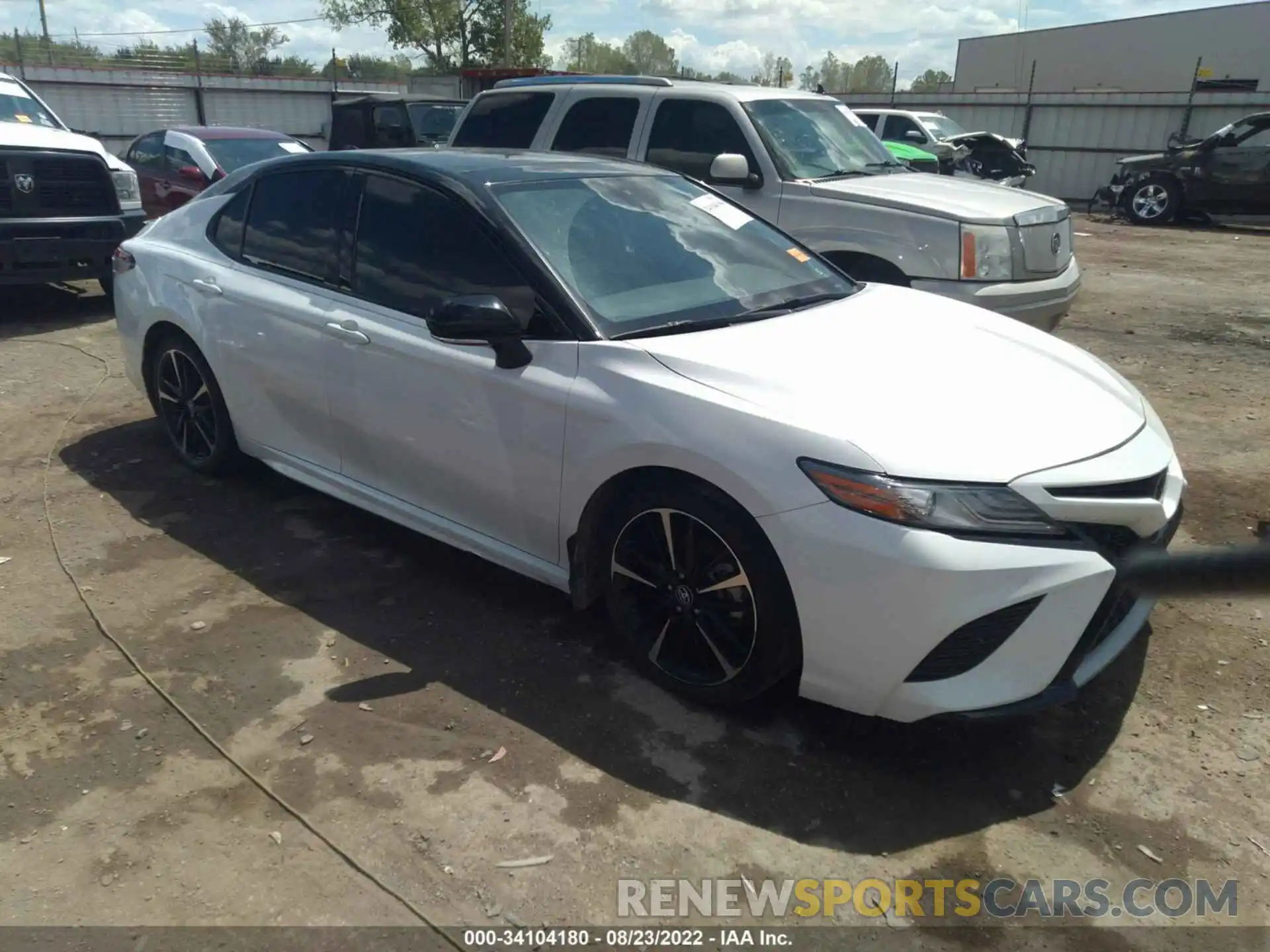 1 Photograph of a damaged car 4T1B61HK9KU203091 TOYOTA CAMRY 2019