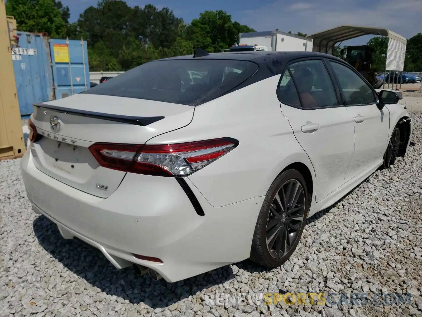 4 Photograph of a damaged car 4T1B61HK9KU205116 TOYOTA CAMRY 2019